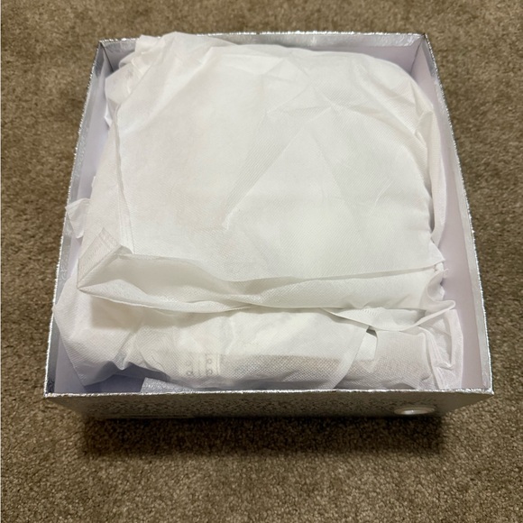 White Embroidered Cowboy / Cowgirl Boots - Picture 5 of 7